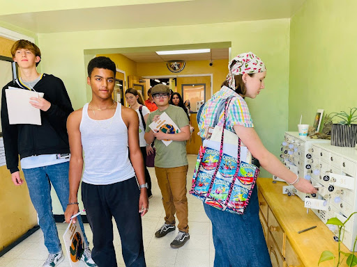 Students-in-hallway-2